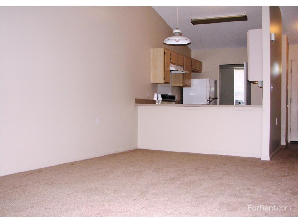 Oak Tree Village Apartments 4775 Village Drive, Grand Ledge, MI 48837