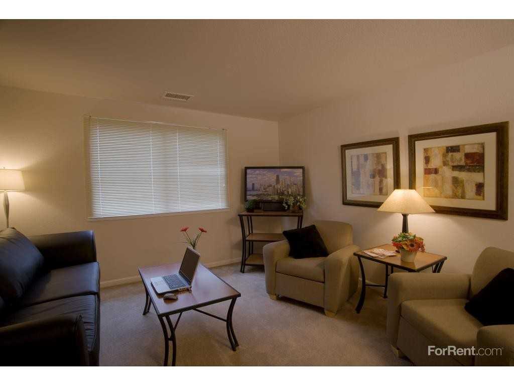 The Village at Bluegrass (Student Housing) Apartments 4300 Collegiate Way, Mount Pleasant, MI