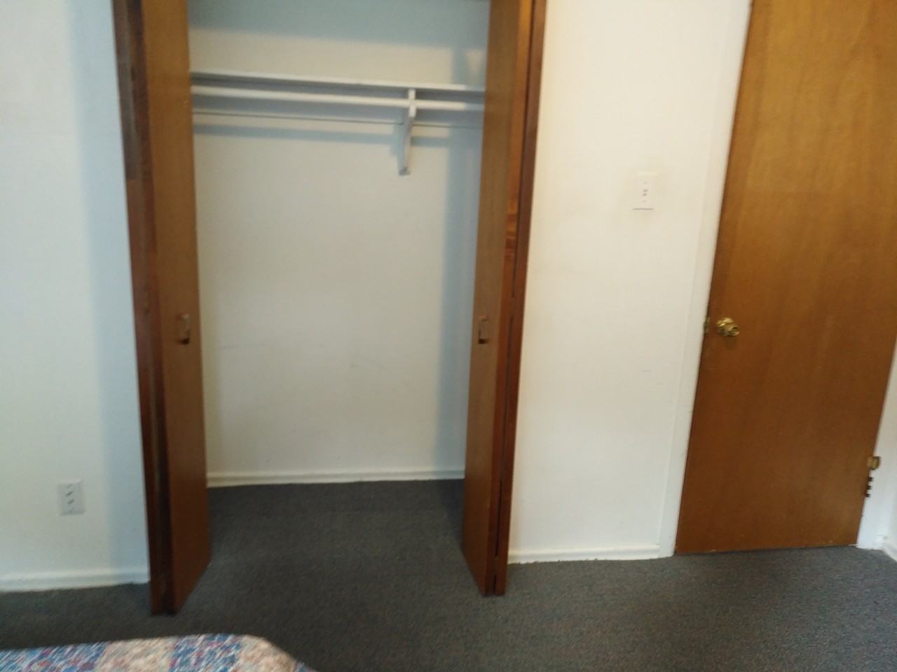 984 Bathgate Drive, Ottawa, ON K1J 8E6, CA 1 bedroom House Rental