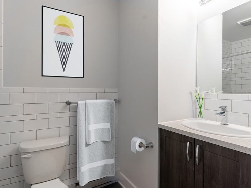 Delmar Apartments in Oneida, PointeClaire, QC H9R None Zumper