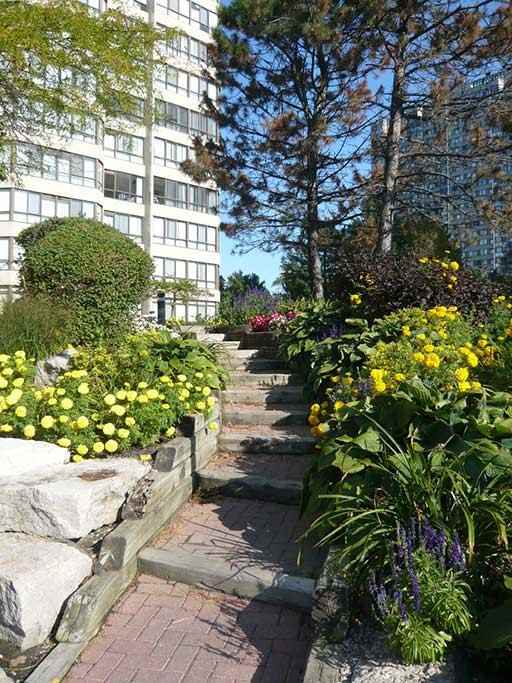 Silver Maple Court Apartments 2 Silver Maple Crt, Brampton, ON L6T