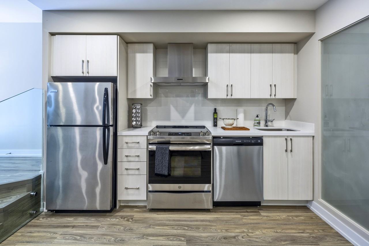 The Towns at Sherbourne Place Apartments 561 561 Towns at Sherbourne