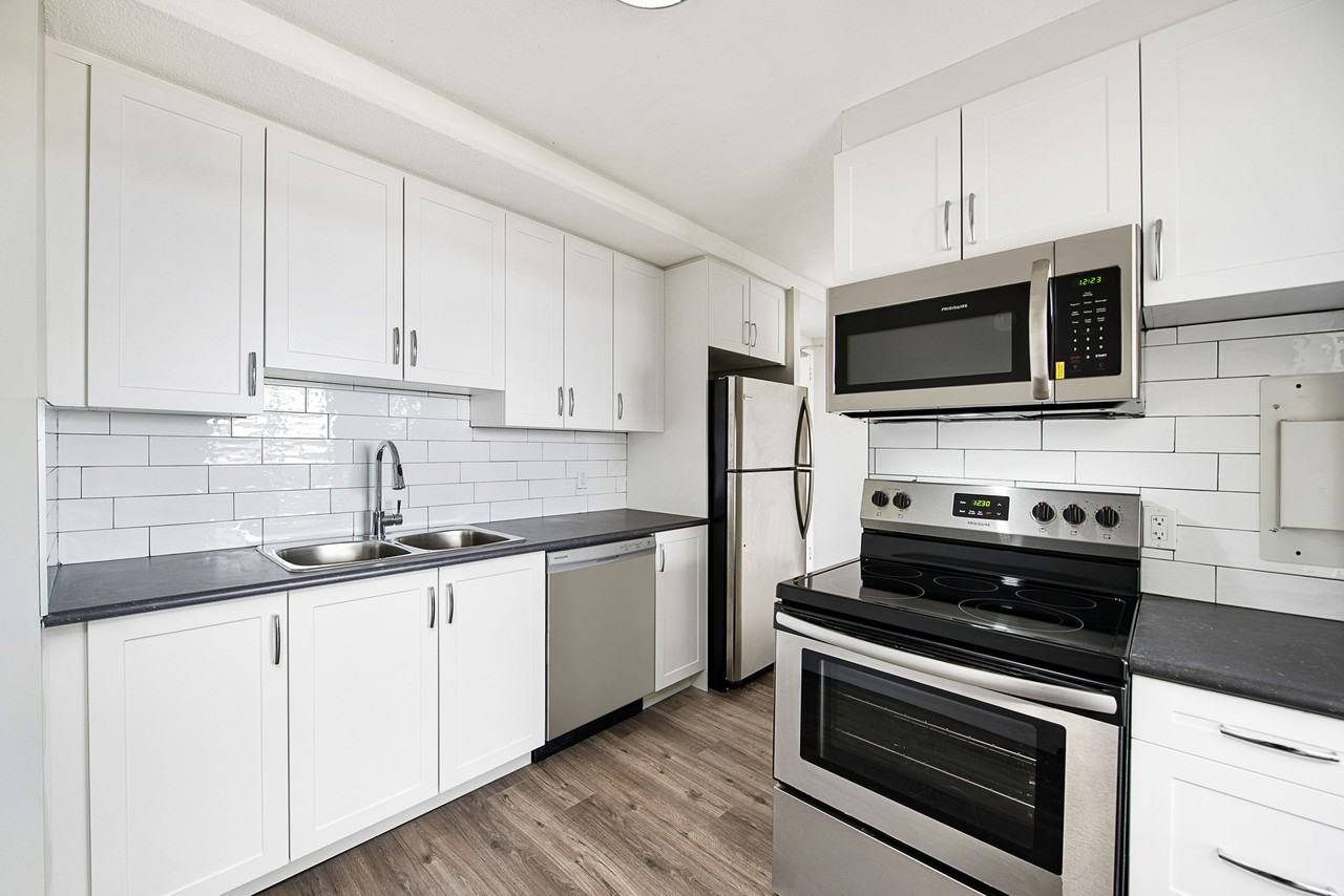 Westwinds I & II Apartments 131 Westwind 11 Apts. 111, Kingston, ON