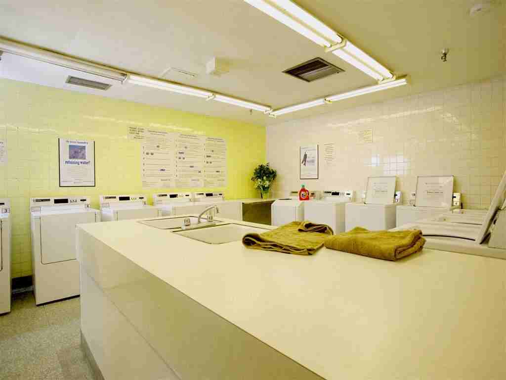 Bayview Village Place Apartments 640 Sheppard Ave E, Toronto, ON M2K