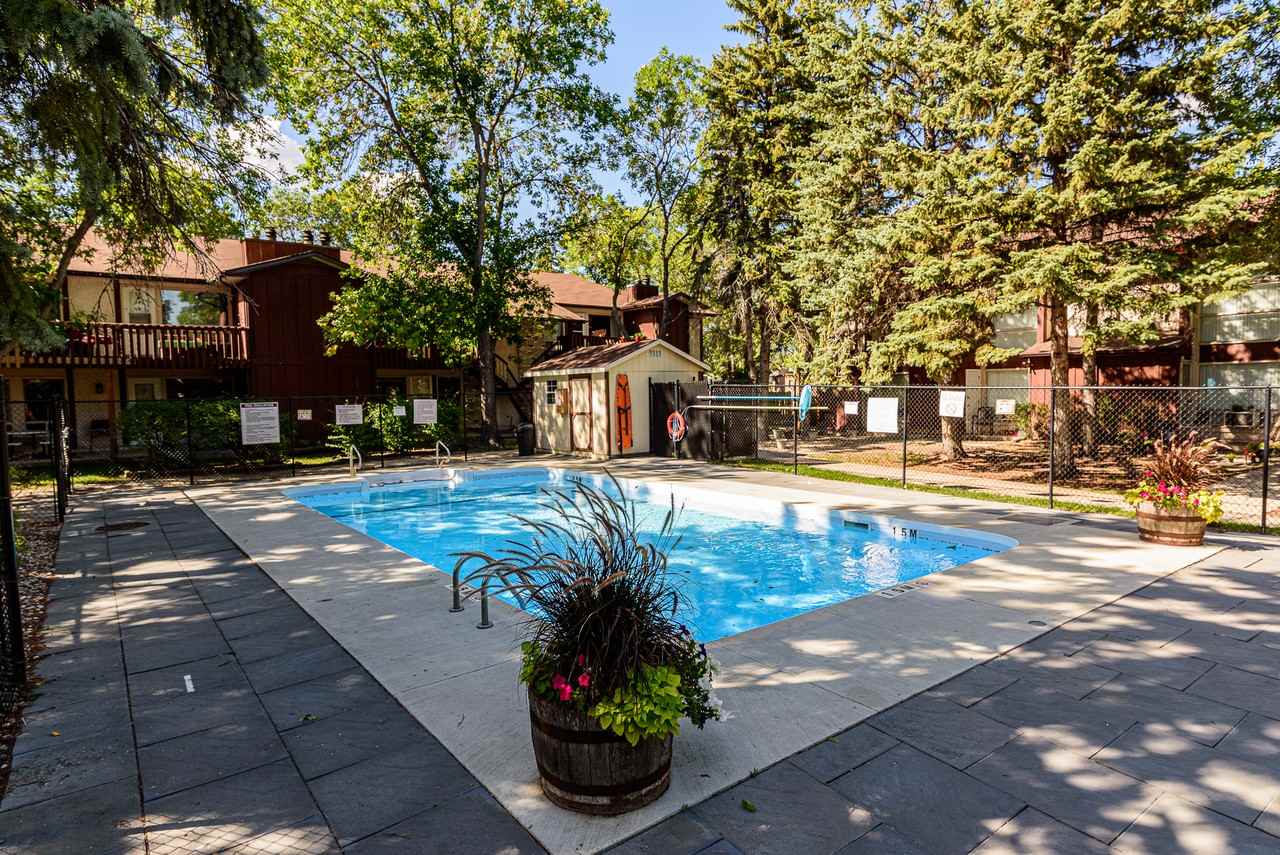 Redfern Gardens Apartments 437 Hamilton Ave, Winnipeg, MB R2Y 2C7