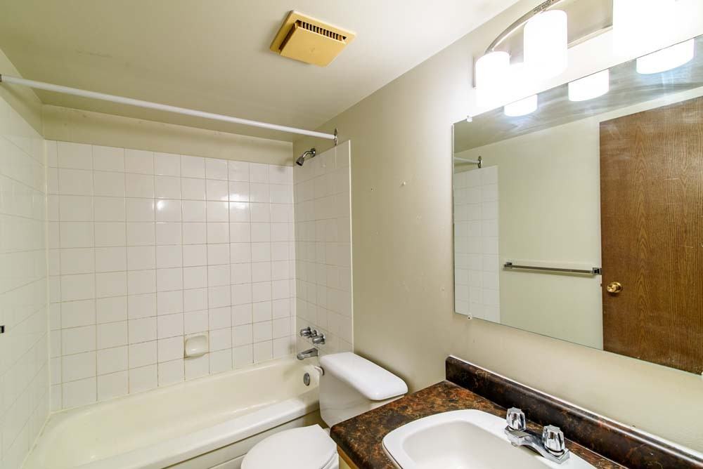 Chancellor Estates Apartments 940 Chancellor Dr, Winnipeg, MB R3T 2K1