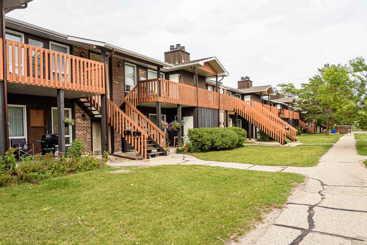 Gardens at Twin Lakes Apartments 5 Lake Crest Rd, Winnipeg, MB R3T