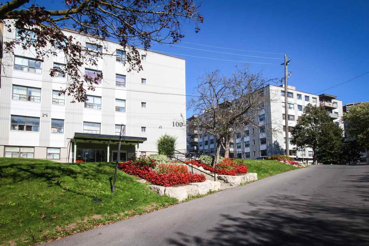 Goodwood Park Apartments 100 Goodwood Park Crt, Toronto, ON M4C 2G7