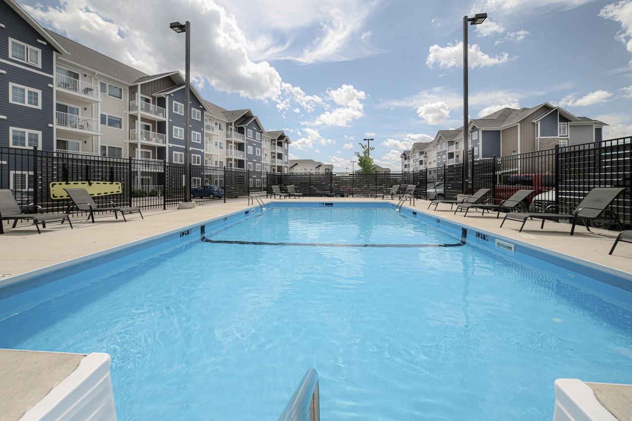 The Pinnacle at Bridgwater Apartments 355 Bridge Lake Dr, Winnipeg