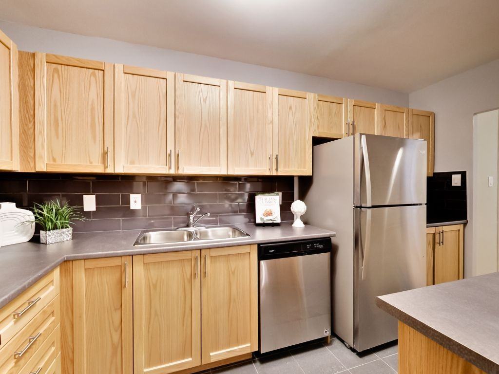 630 Roselawn Avenue Apartments 630 Roselawn Ave, Toronto, ON M5N 1K8