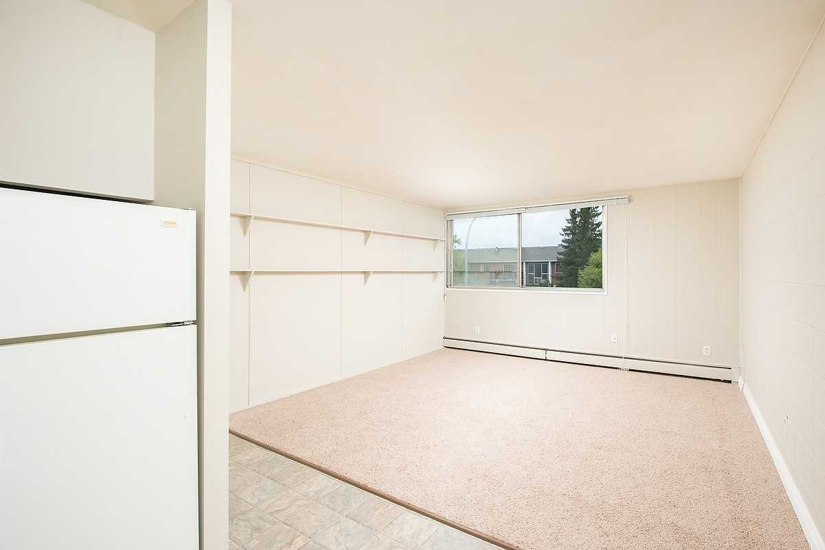 Brighton Court Apartments 10525 156 St Nw, Edmonton, AB T5P 2R8 Zumper