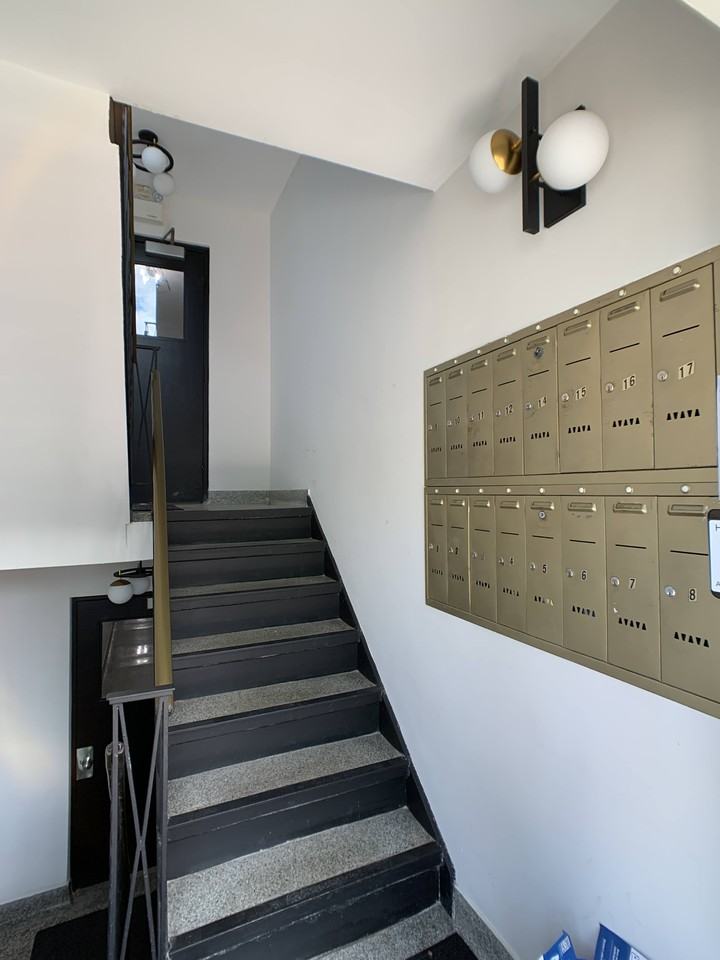 105 Rosemount Ave. Apartments 105 Rosemount Ave, Ottawa, ON K1Y 1P5