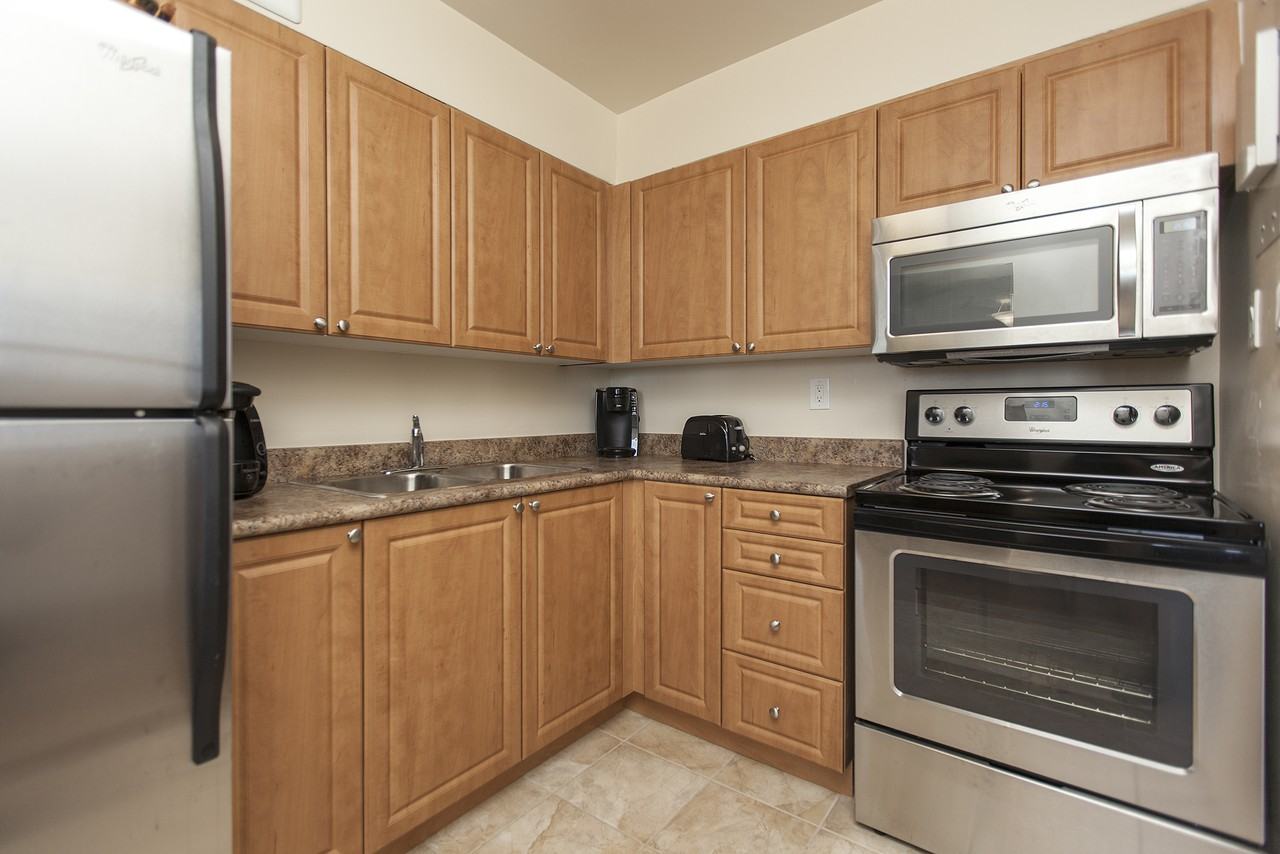 Surrey Lane Apartments 685/695/705 Surrey Lane, Burlington, ON L7T