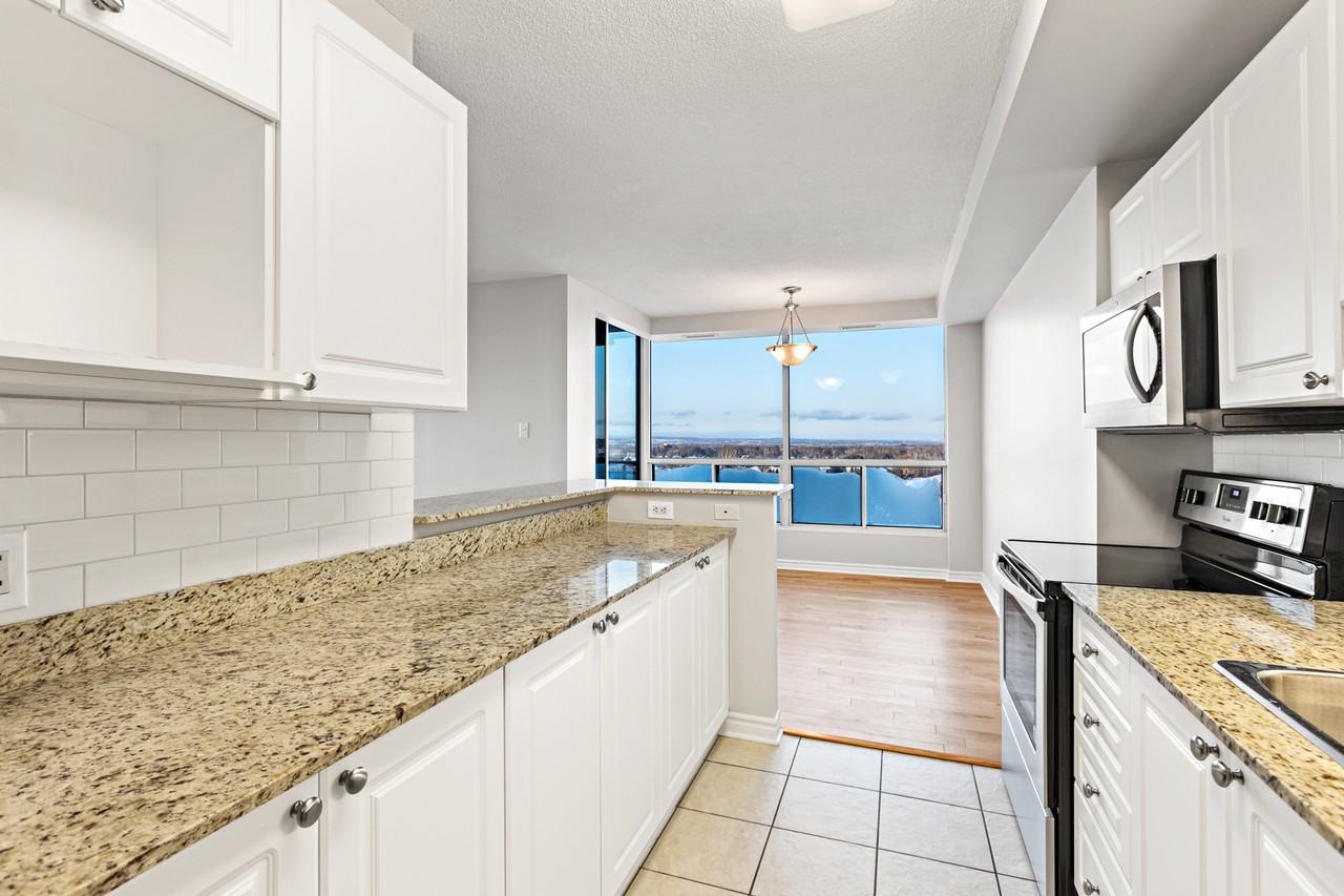 Park Ridge Place IIII Apartments 7303/7305/7307 Campeau Dr, Ottawa