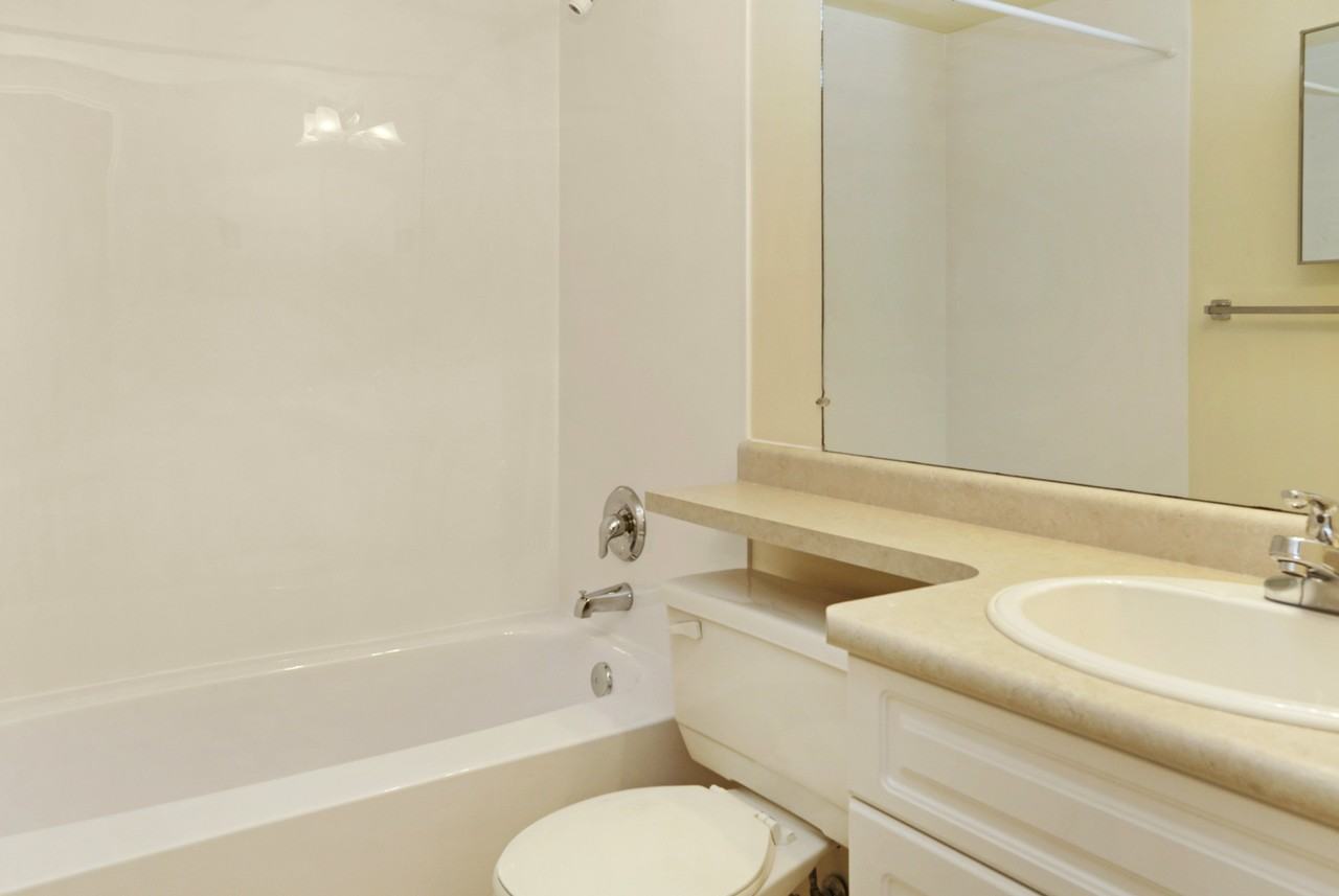 60 Whellams Lane Apartments in Kildonan Drive, Winnipeg, MB R2G 2G7