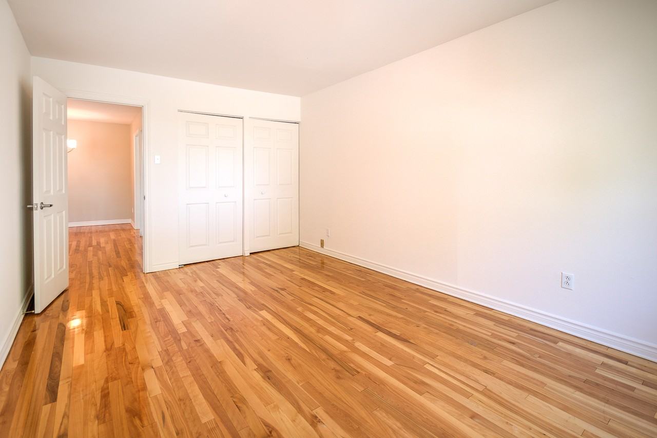 Lakeshore Villa Apartments 1270 Ch Herron, Dorval, QC H9S 1B5 Zumper