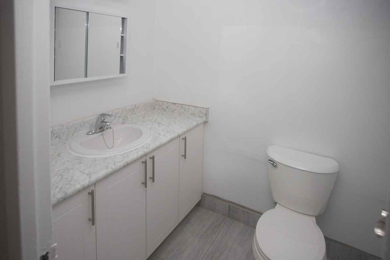 200 Gateway Blvd Apartments in Flemingdon Park, Toronto, ON M3C 1B5