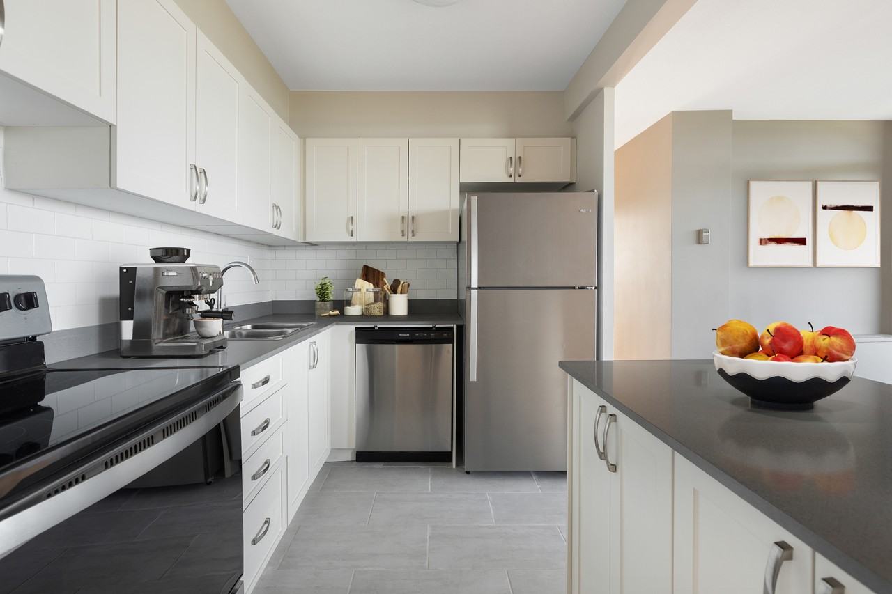 Island Park Towers Apartments 185/195/200 Clearview Ave, Ottawa, ON