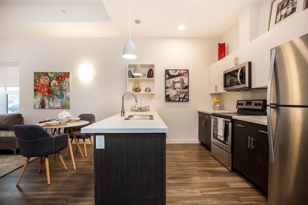 180 Roslyn Apartments in Roslyn, Winnipeg, MB R3L 0S7 Zumper