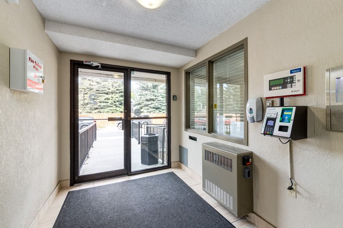 Glenmore Estates Apartments 2120 Southland Dr Sw, Calgary, AB T2V 4W3