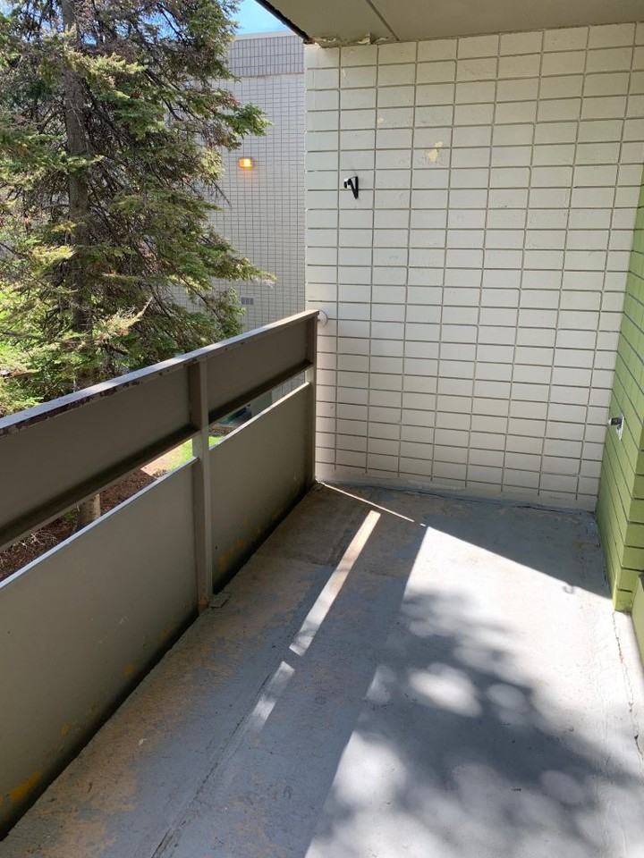 White Oak Glen Apartments 150 Hendon Ave, Winnipeg, MB R3R 1V8 Zumper