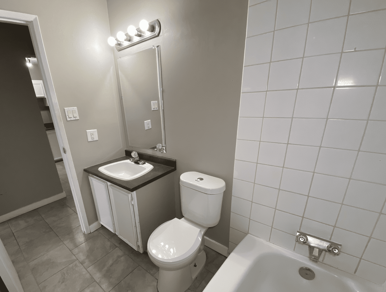 Meadow Green Apartments 521 & 521 Avenue X South 517, Saskatoon, SK