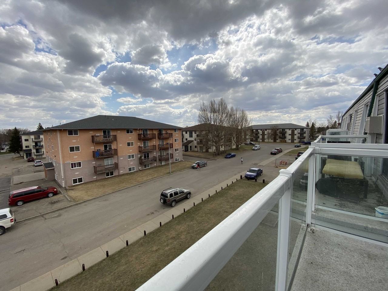 Meadow Green Apartments 521 & 521 Avenue X South 517, Saskatoon, SK