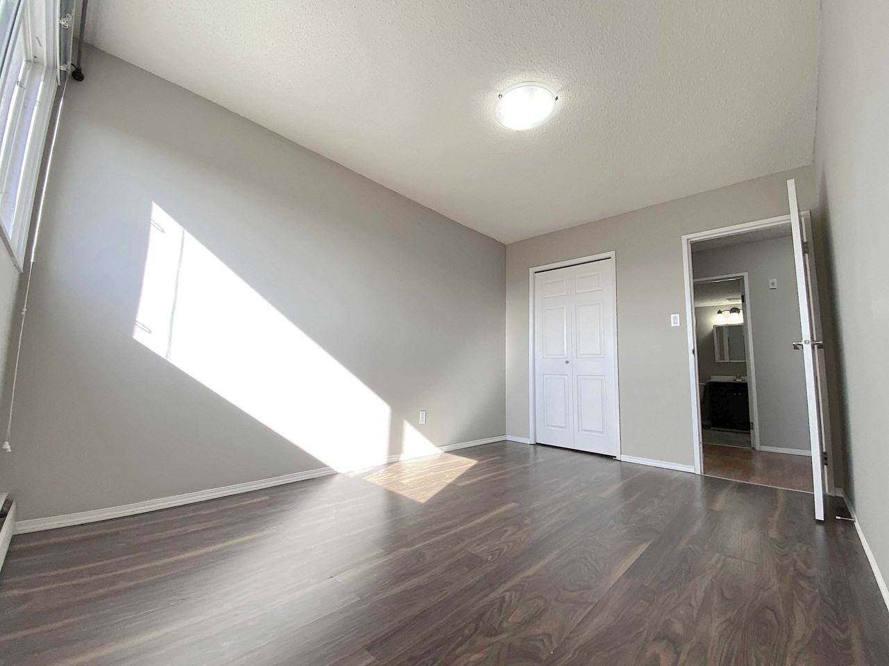 Lynden Court Apartments 525 525605 Avenue X South 2309 17 Street