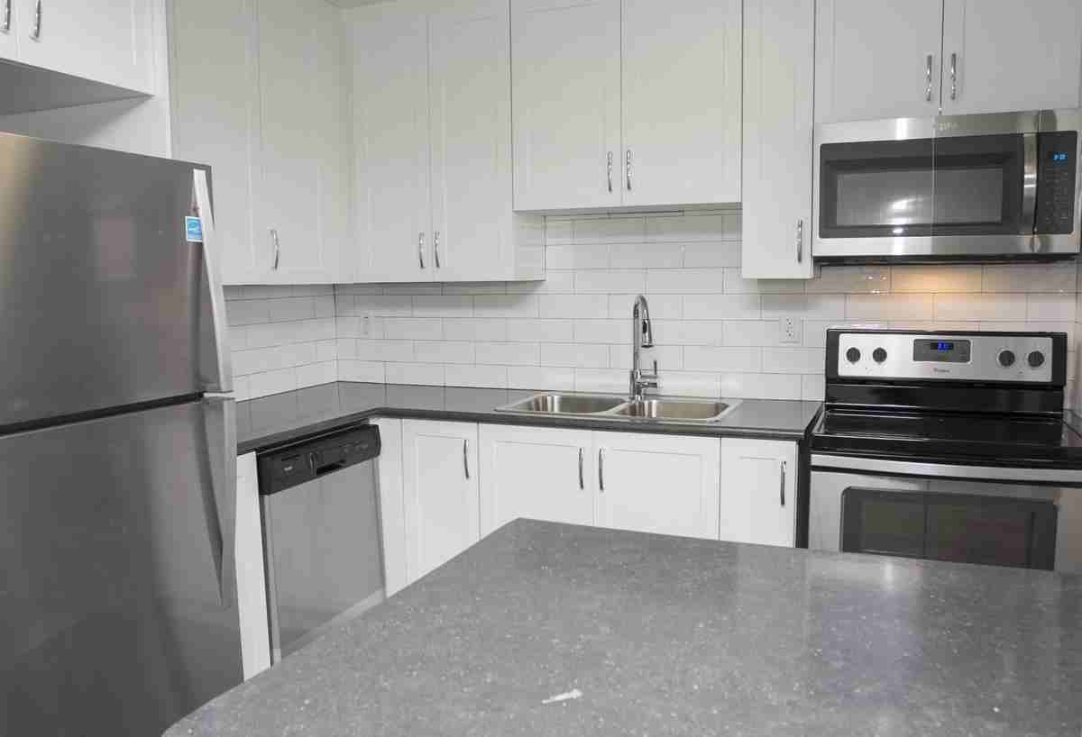 2185 Sheridan Park Dr Apartments in Sheridan, Mississauga, ON L5K 1C7