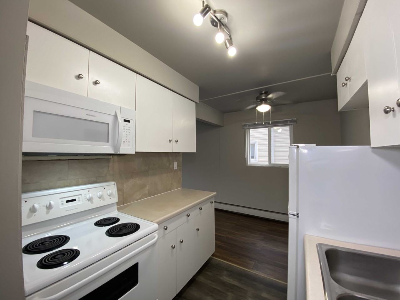 Riverside Estates Apartments 9315 92099315 Jasper Avenue Nw