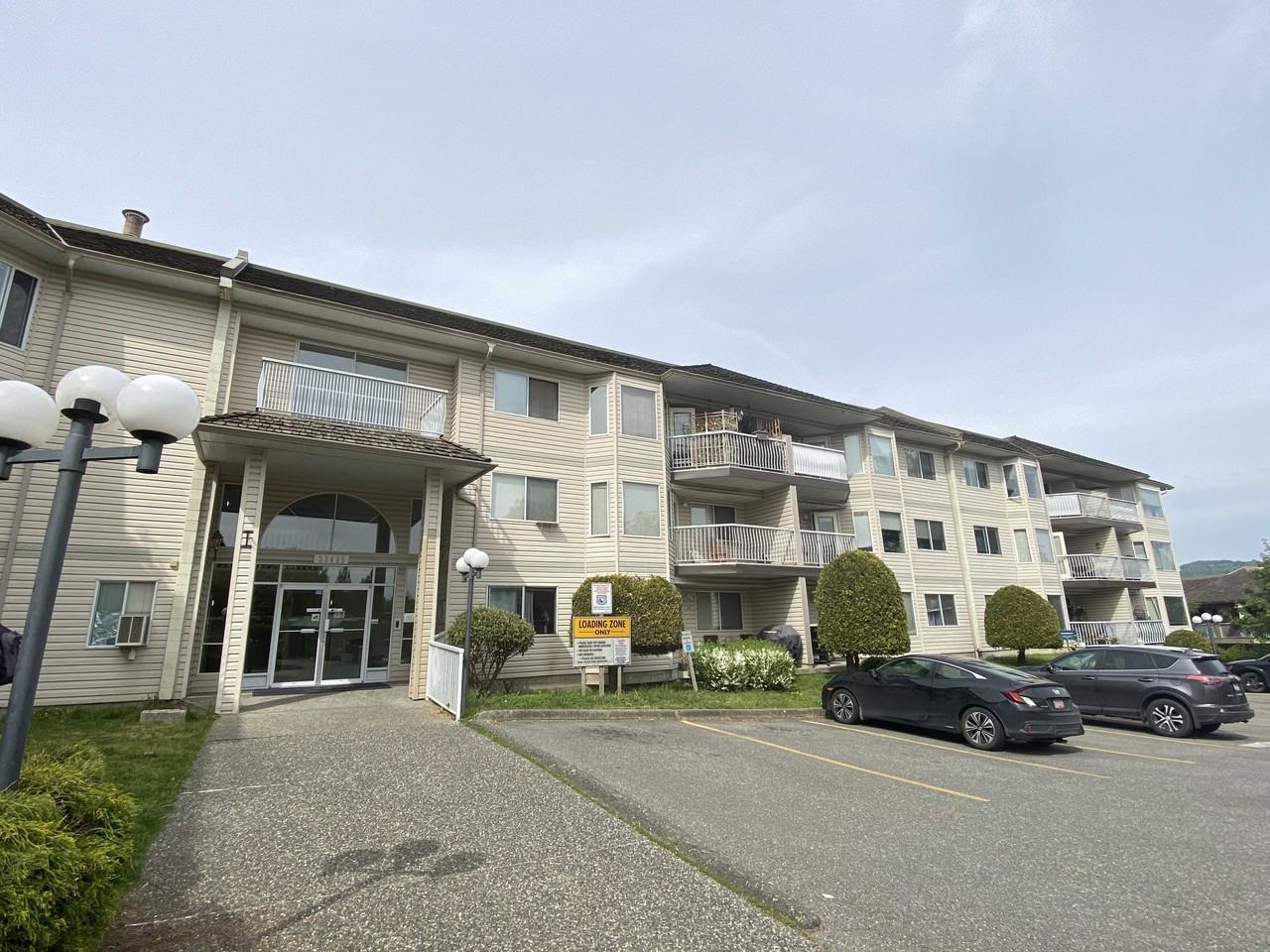 Bridgeport Manor Apartments 33405 Bourquin Pl, Abbotsford, BC V2S 7C4