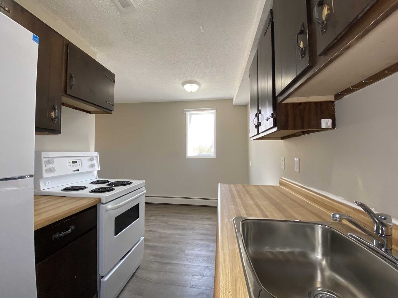 Lawson Place Apartments 266 & 266 Pinehouse Place 262, Saskatoon, SK