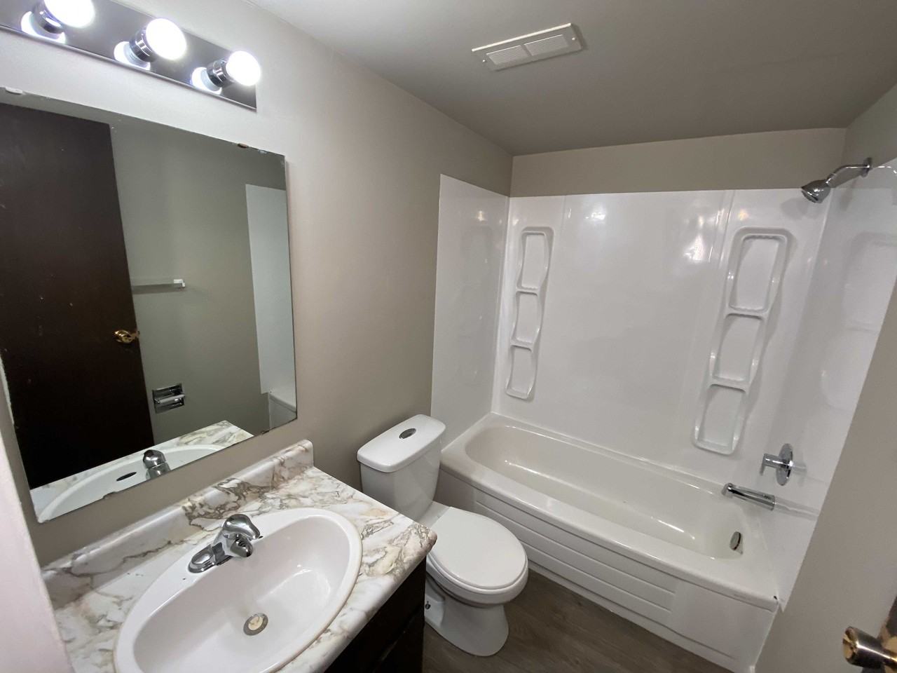 Lawson Place Apartments 266 & 266 Pinehouse Place 262, Saskatoon, SK