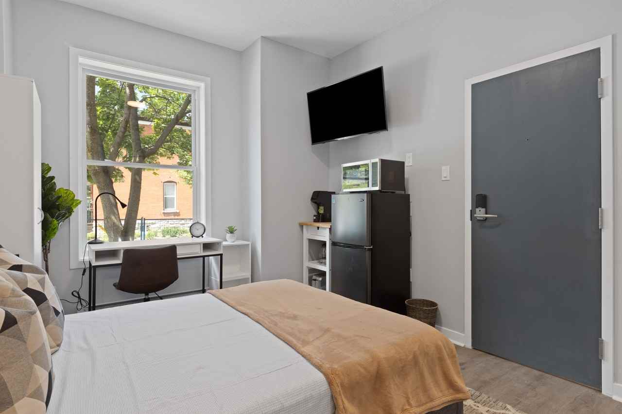 150 Osgoode Apartments 152 150152 Osgoode Street, Ottawa, ON K1N 6S6