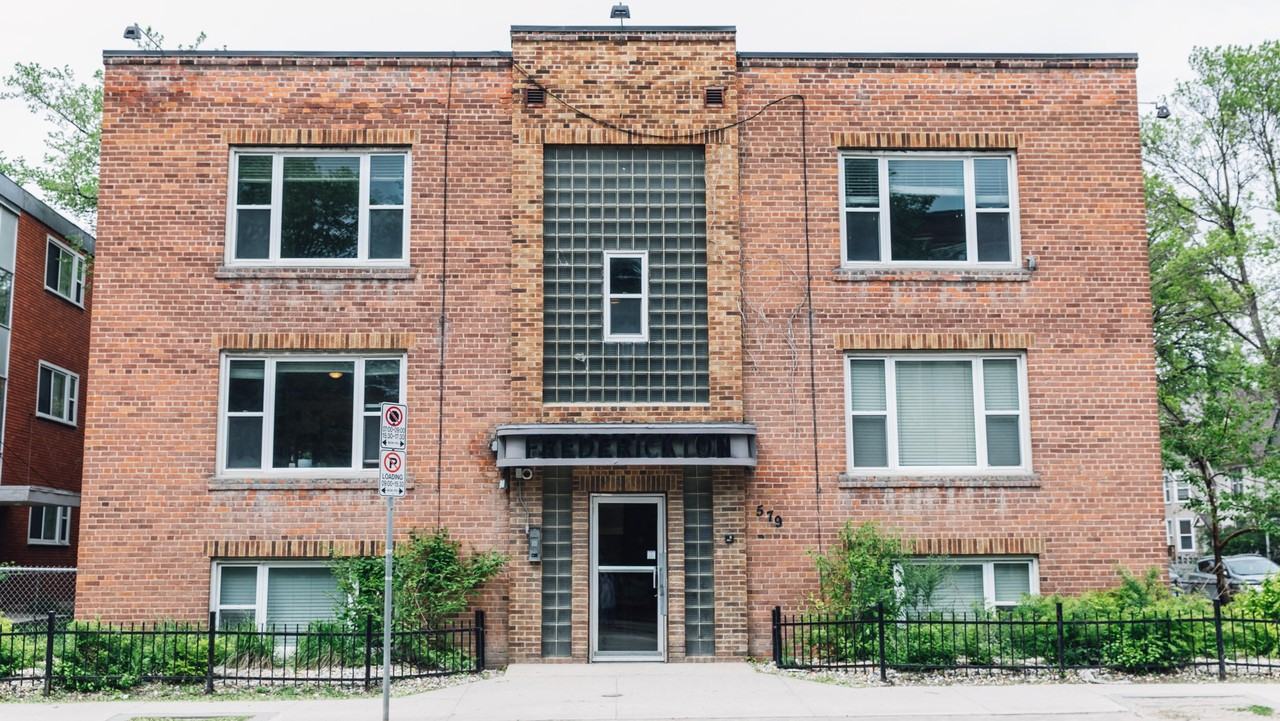 579 Broadway Avenue Apartments 579 Broadway, Winnipeg, MB R3C 0W6
