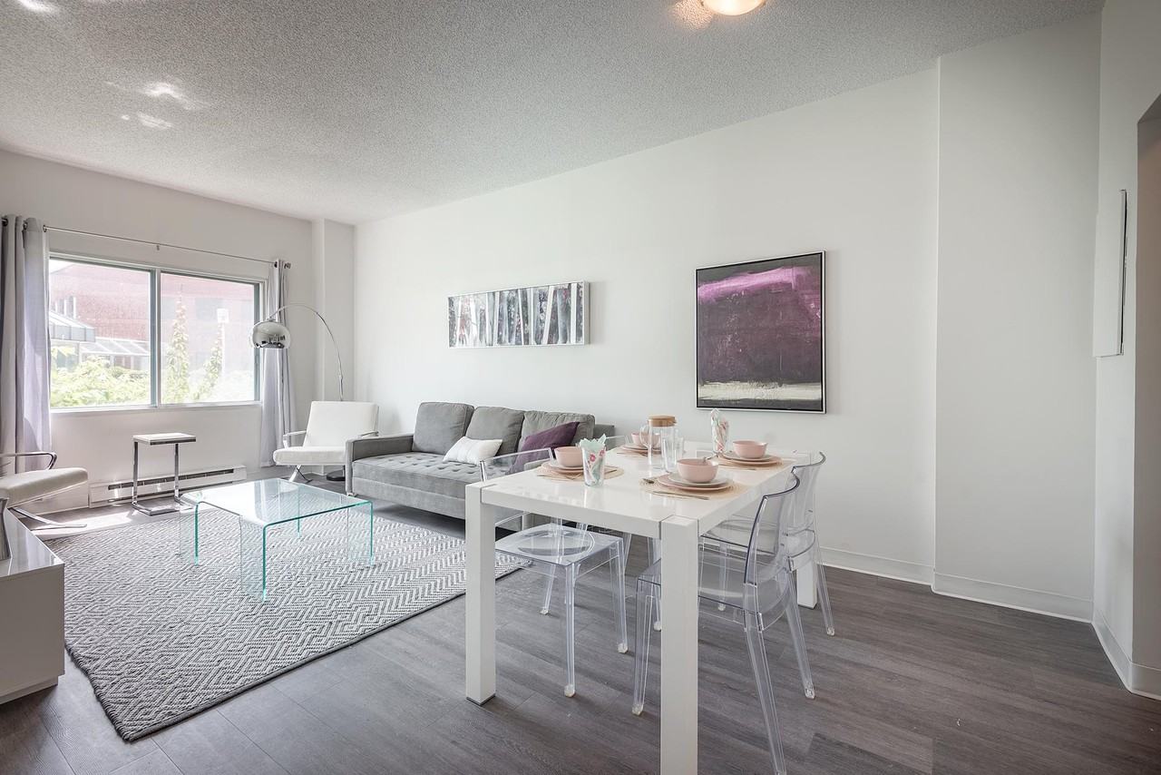 965 Av. SaintCharles, laval Apartments 965 Av SaintCharles, Laval