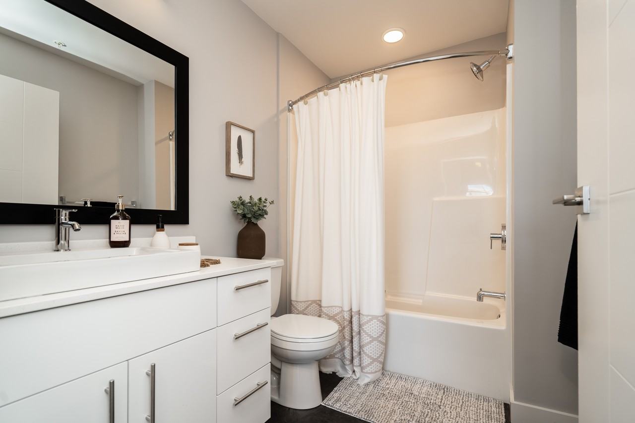 The Frontier Apartments 550 De La Seigneurie Blvd, Winnipeg, MB R3X