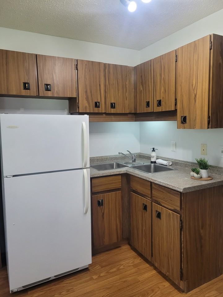 Spruce Court Apartments 5129 50 St, Redwater, AB T0A None Zumper