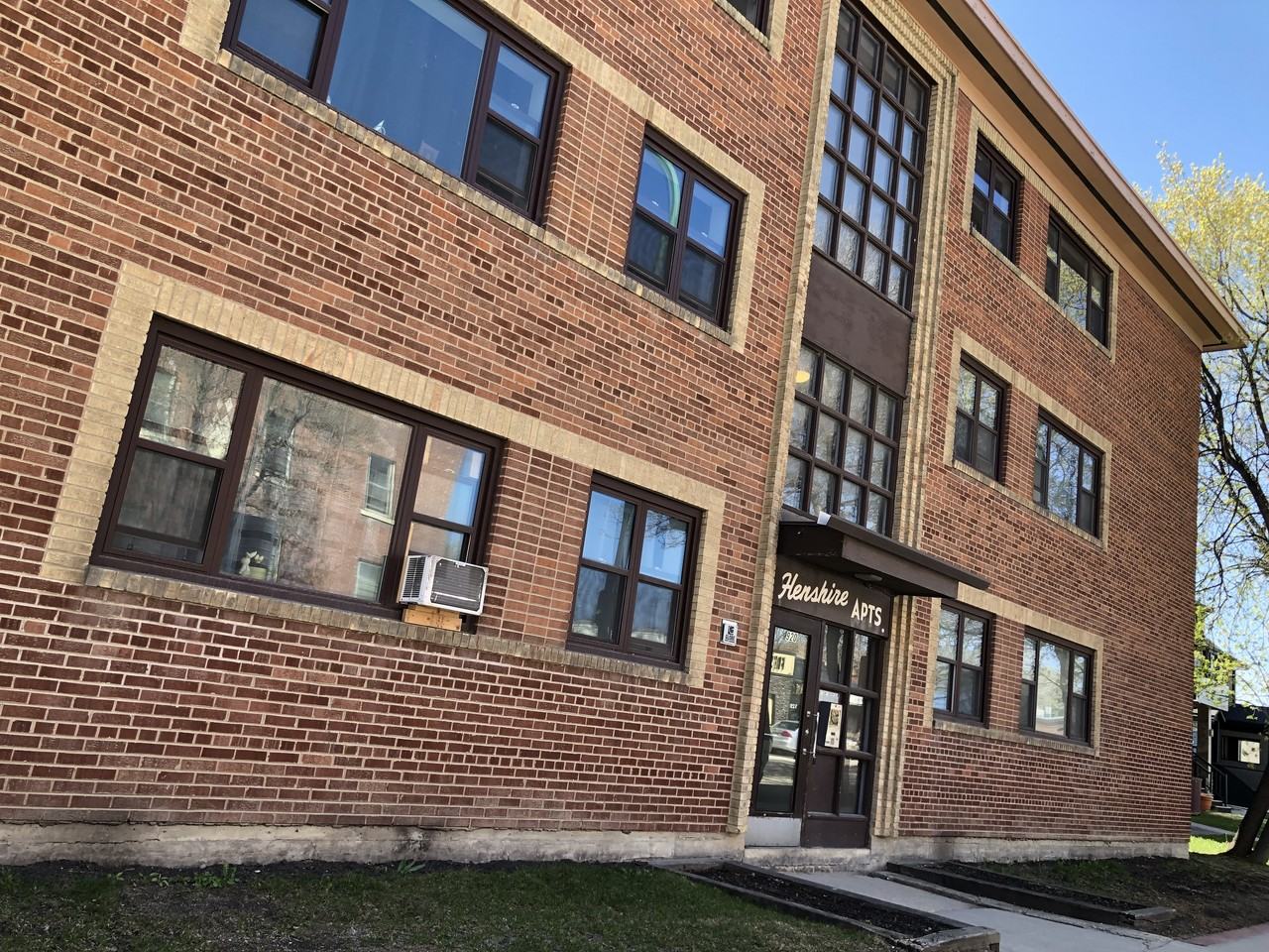 Henshire Apartments 920 Corydon Ave, Winnipeg, MB R3M 0Y5 Zumper