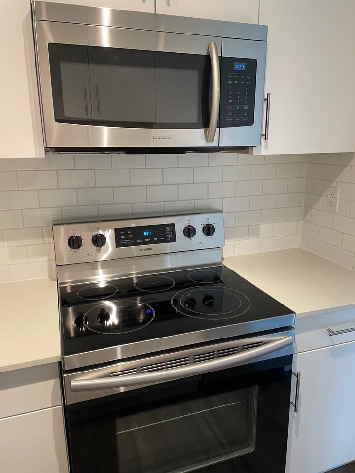 Bonnie Brae Apartments 1955 Western Dr, Port Coquitlam, BC V3C 2X5