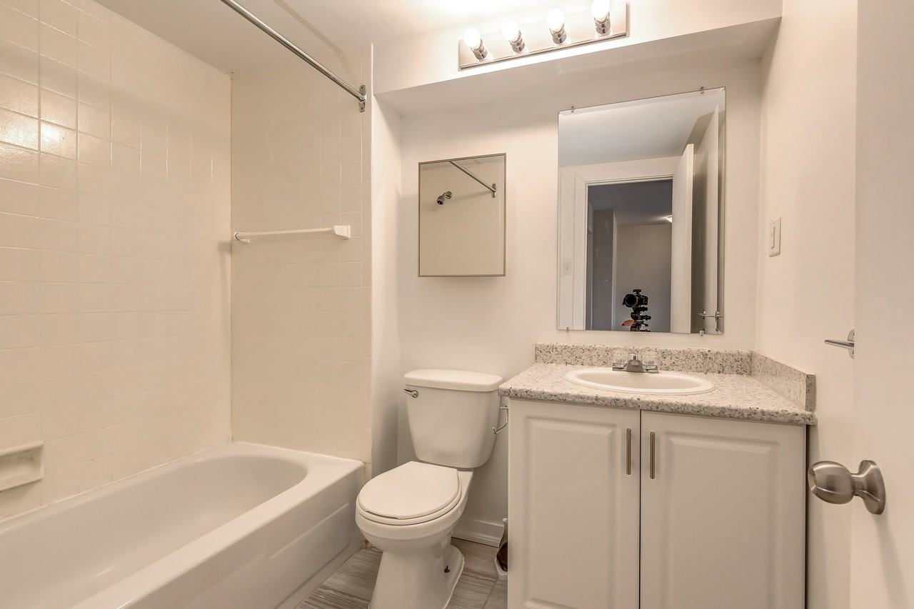 Le Prestigieux Pierrefonds Apartments 12210 Boul De Pierrefonds