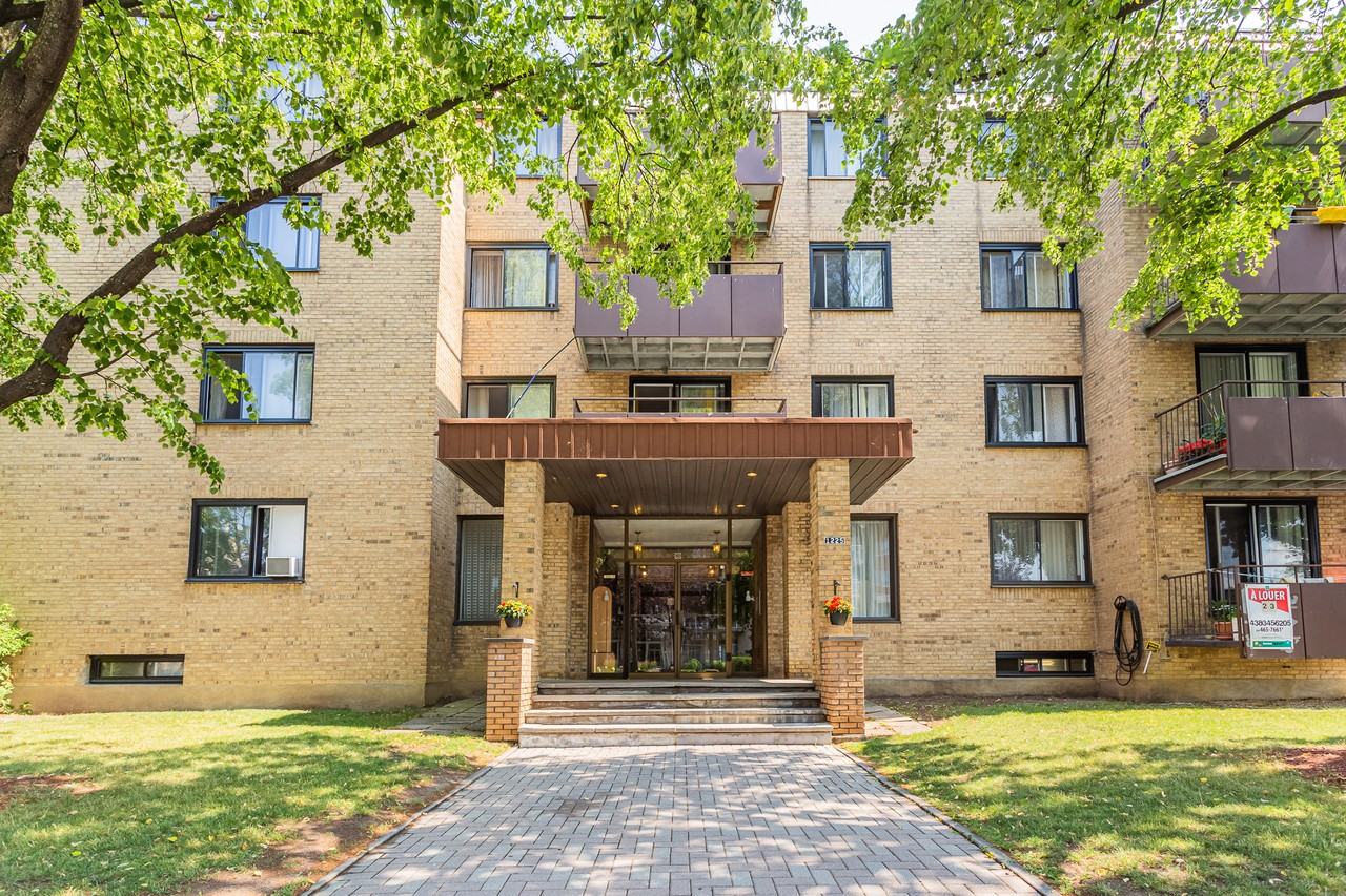 1225 AlexisNihon Apartments 1225 Boul AlexisNihon, SaintLaurent