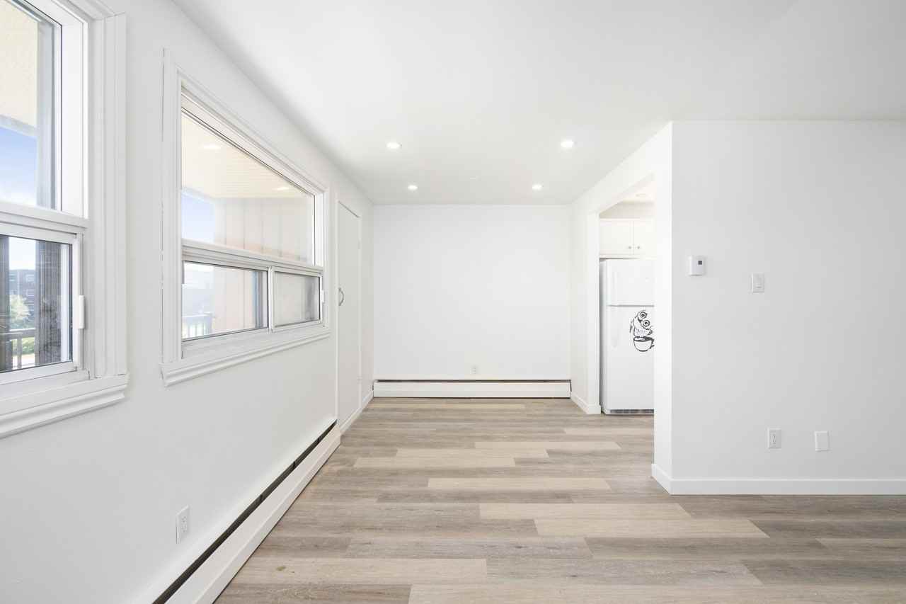 Westwood House Apartments 33 Boul Brunswick, DollardDes Ormeaux, QC