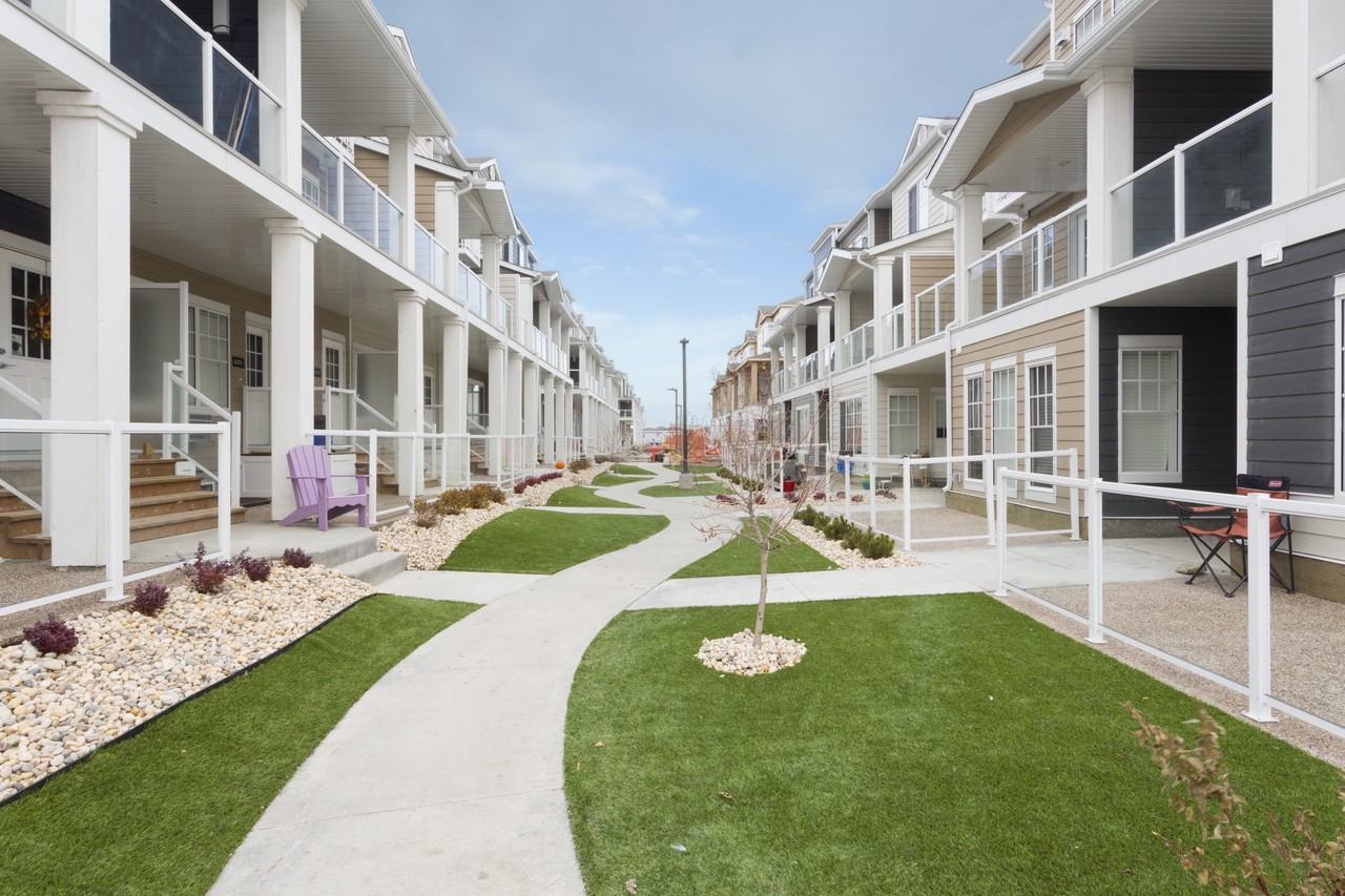 Element Townhomes on Eaglewood Townhouses 140 Eaglewood Dr, Winnipeg