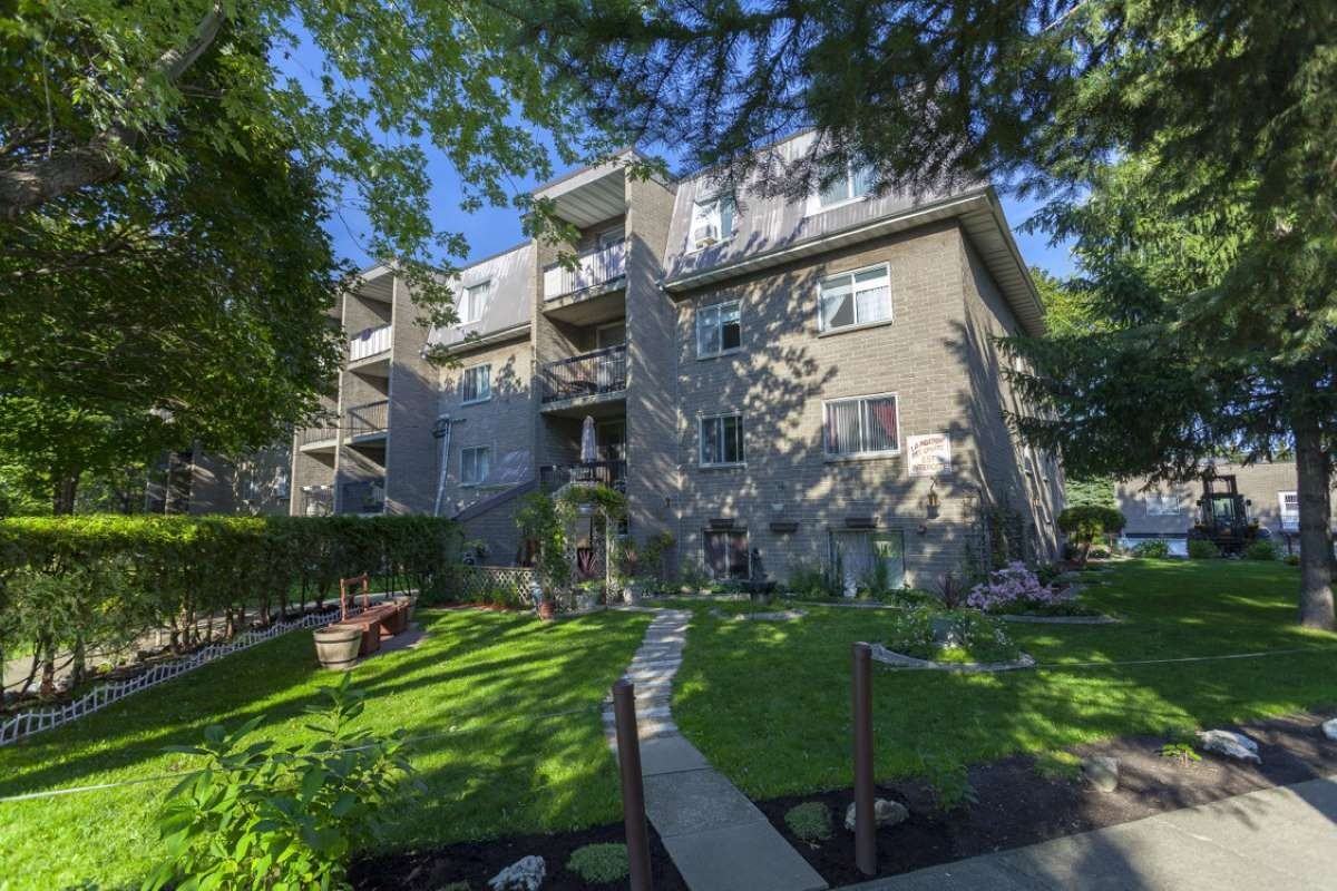 Appartements Jardins Longueuil Apartments 2509 Rue Montarville