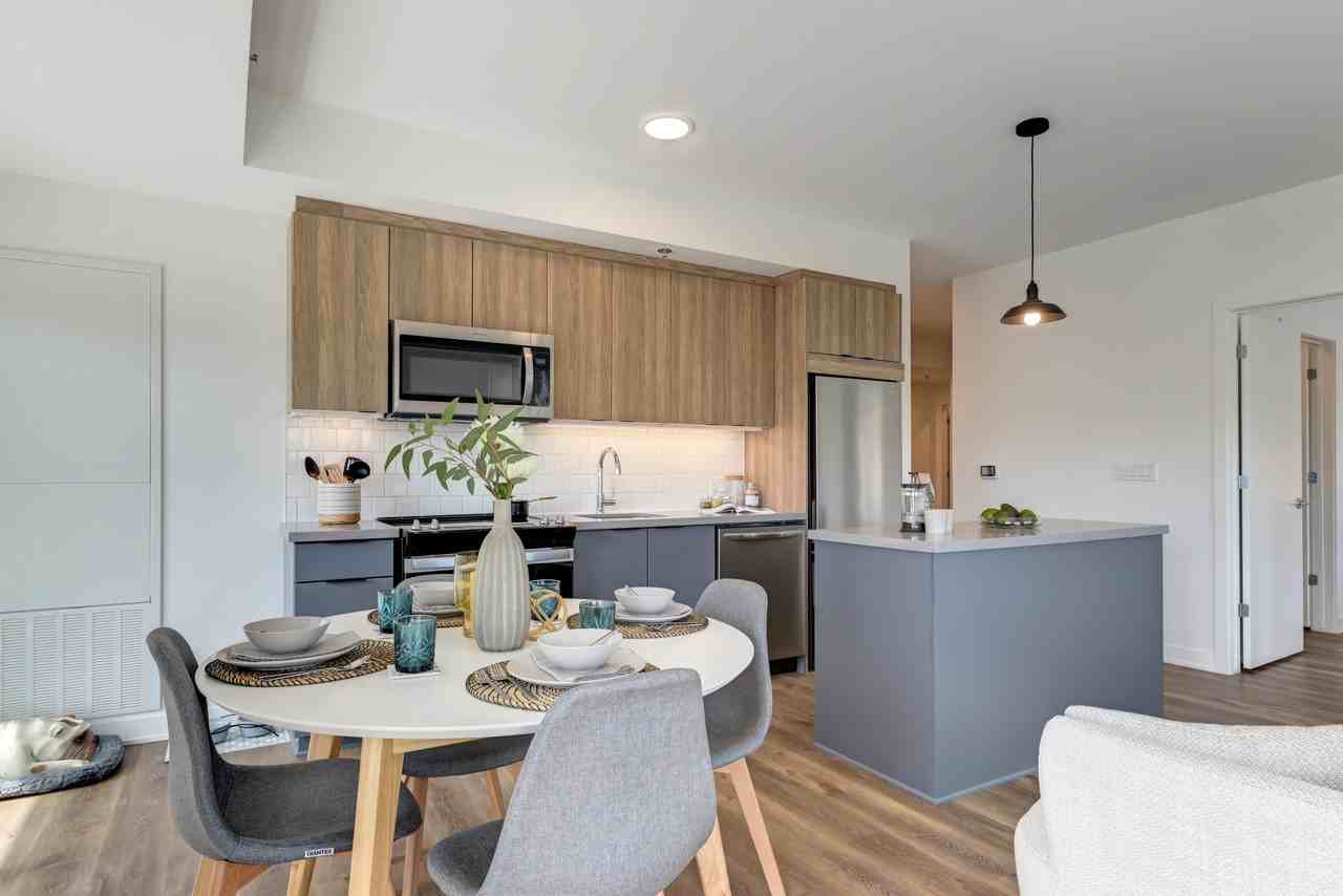 Story of Rideau & Chapel Apartments 165 Chapel St, Ottawa, ON K1N 0E7