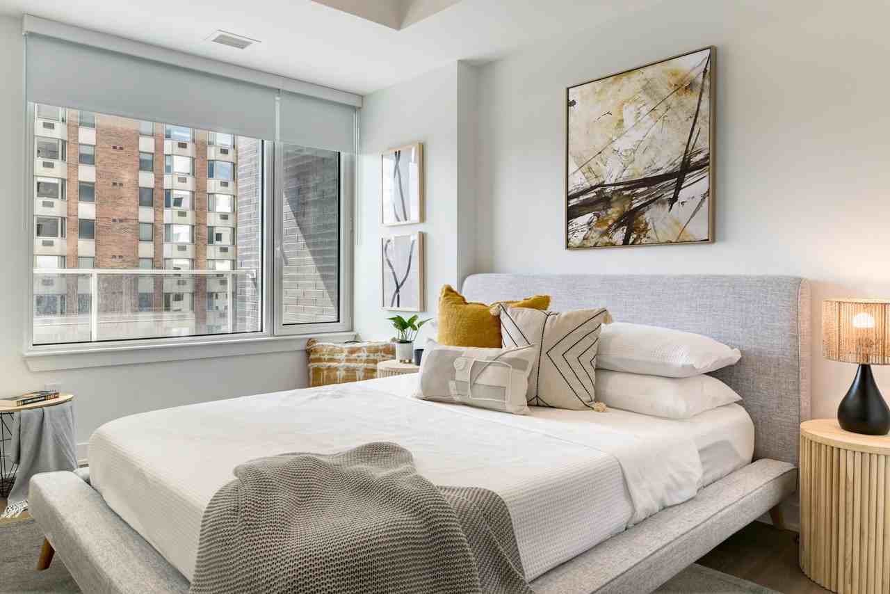 Story of Rideau & Chapel Apartments 165 Chapel St, Ottawa, ON K1N 0E7