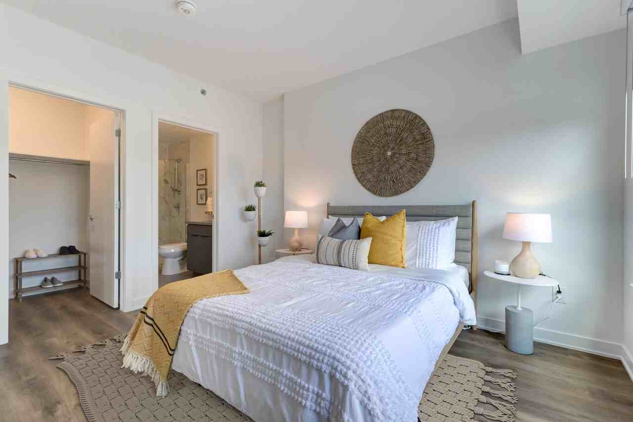 Story of Rideau & Chapel Apartments 165 Chapel St, Ottawa, ON K1N 0E7