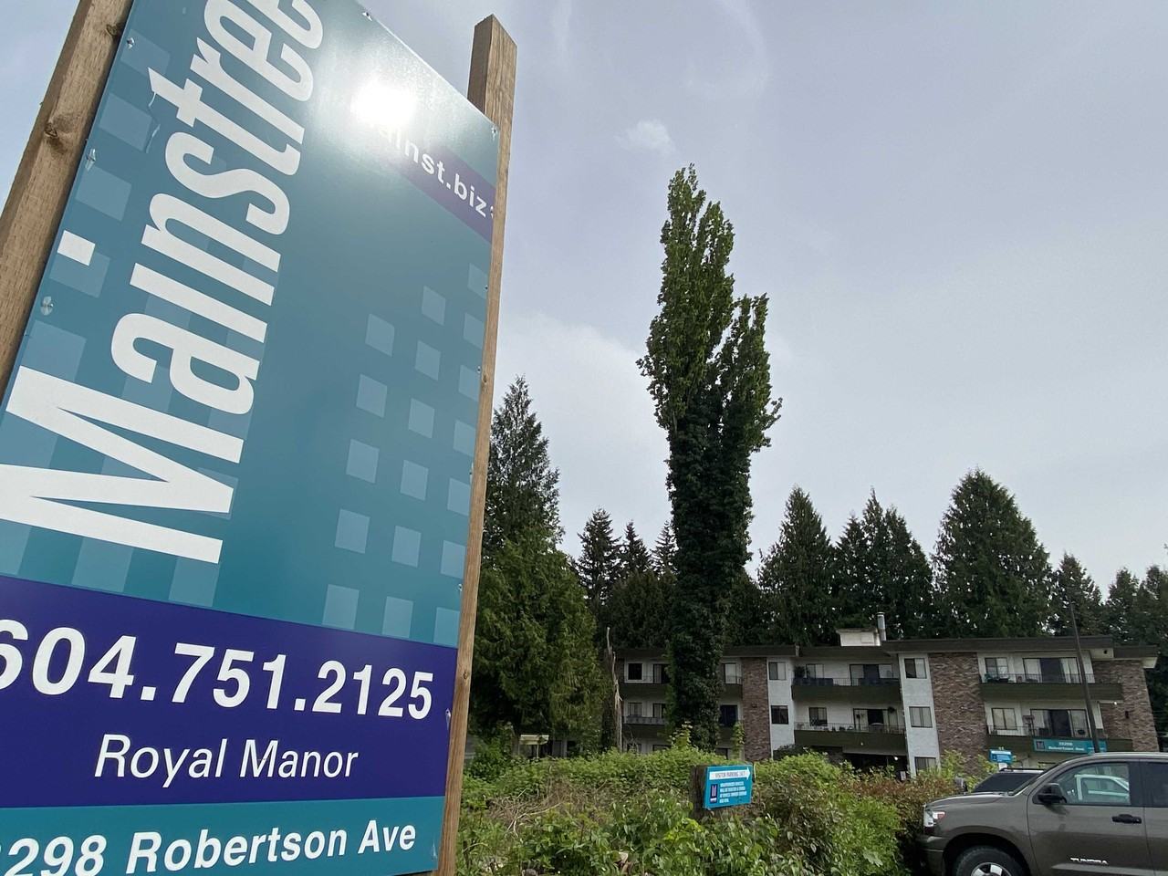 Royal Manor Apartments 33298 Robertson Ave, Abbotsford, BC V2S 1Z5