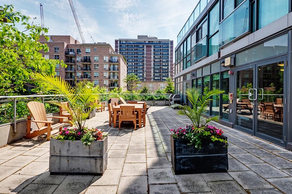 The ROE Apartments 150 Roehampton Ave, Toronto, ON M4P 0A2 Zumper